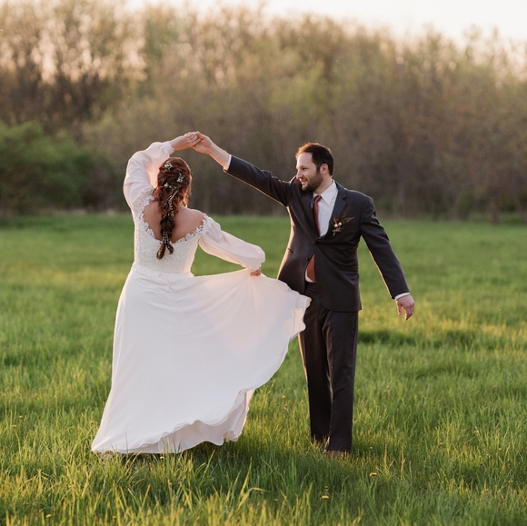 🌼Meet Posh Ambassador Ari🌼 - Picture 3 of 16